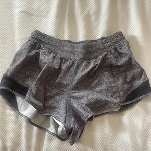 Lululemon Hotty Hots 2.5 inch Shorts
